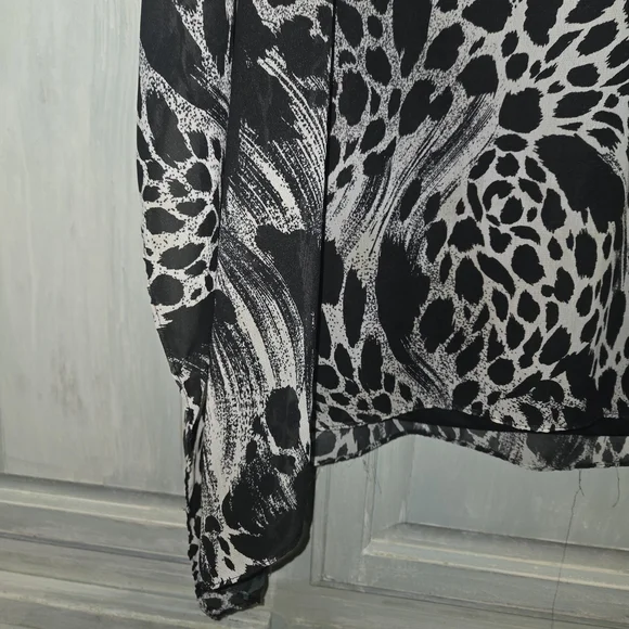 Animal Print V-Neck Blouse Arna York 18/20 - Picture 2 of 7